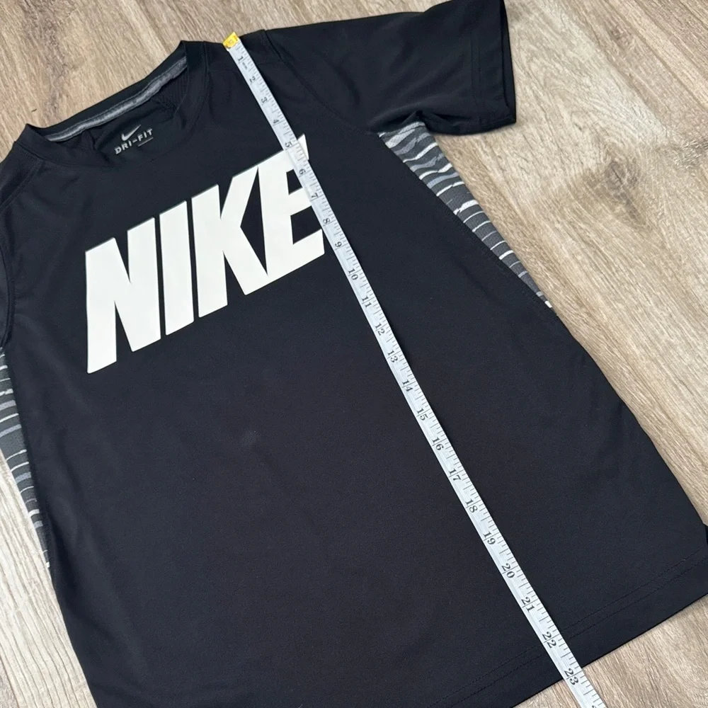 Nike classic black